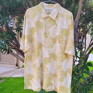 Tommy Bahama Short Sleeve Hawaiian Shirt Mens L 100% Silk Aloha copyright print